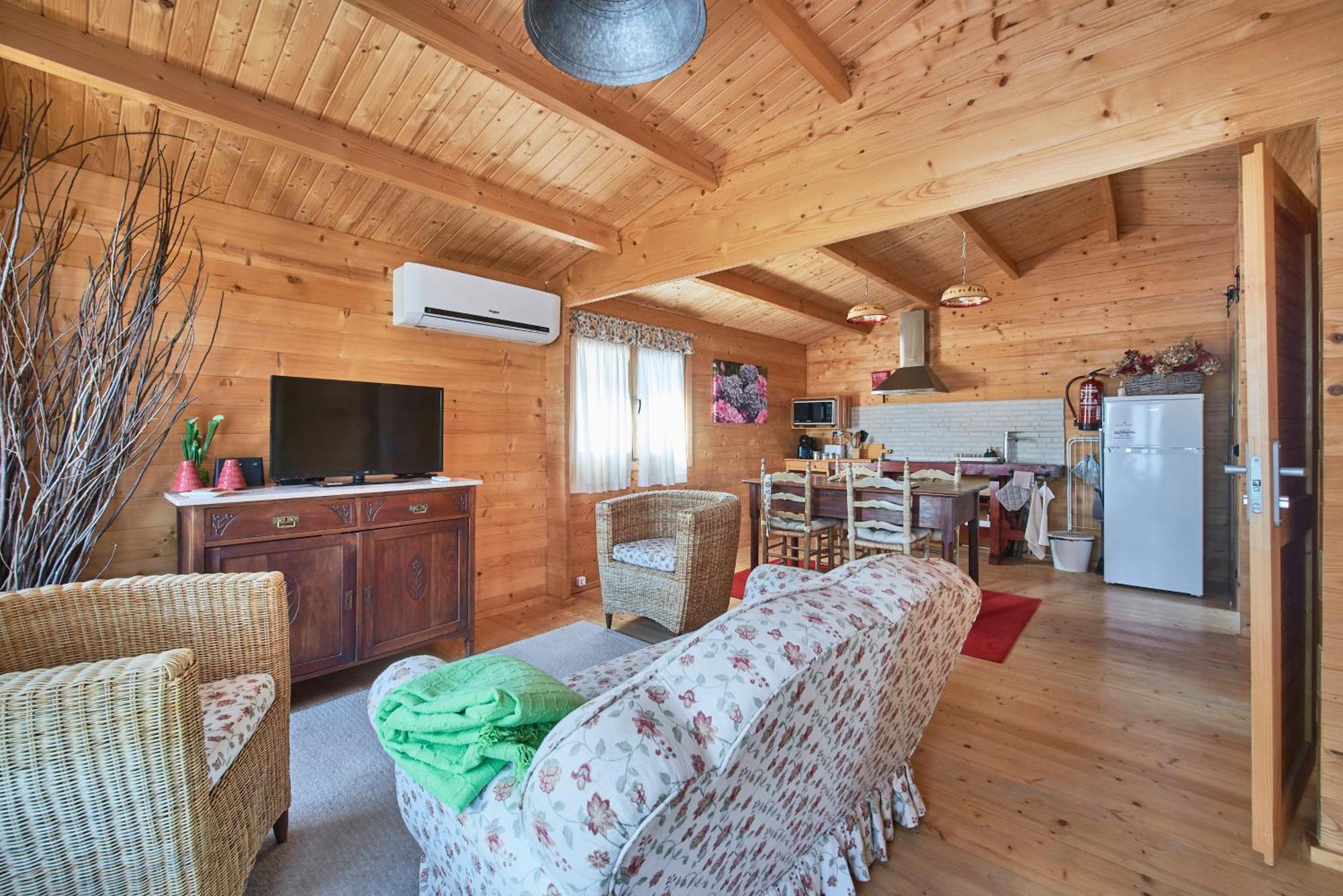 Lakeside Cabin Oasis W/ Ac, By Timecooler مونتارجيل المظهر الخارجي الصورة