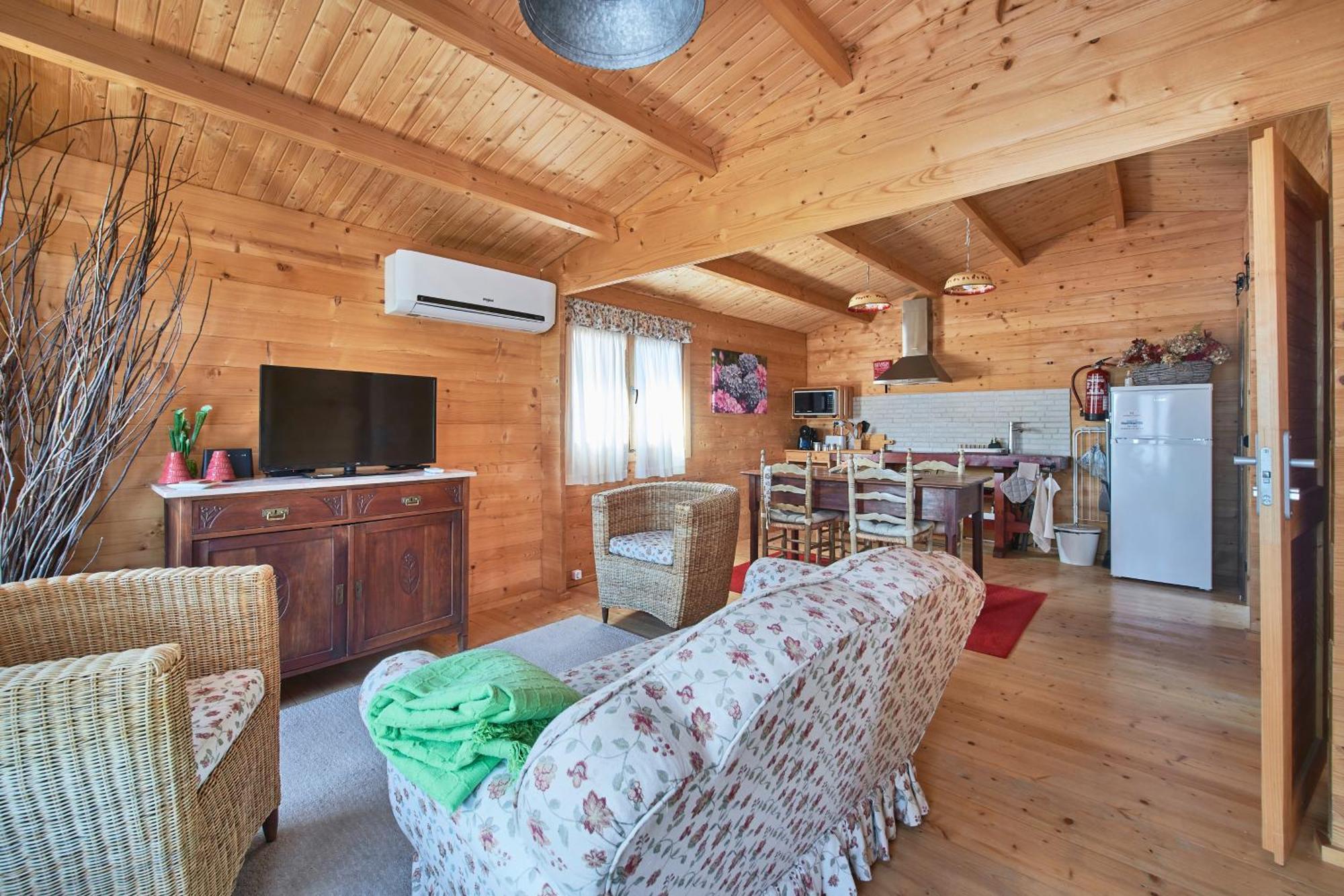 Lakeside Cabin Oasis W/ Ac, By Timecooler مونتارجيل المظهر الخارجي الصورة